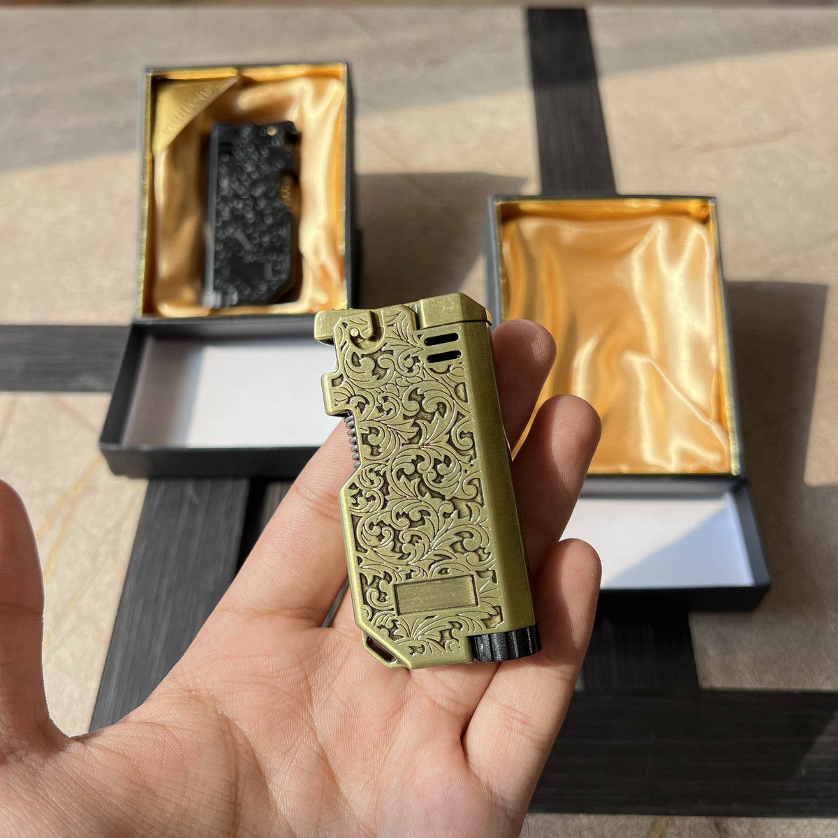 Vintage Floral Metal Soft Flame Butane Lighter
