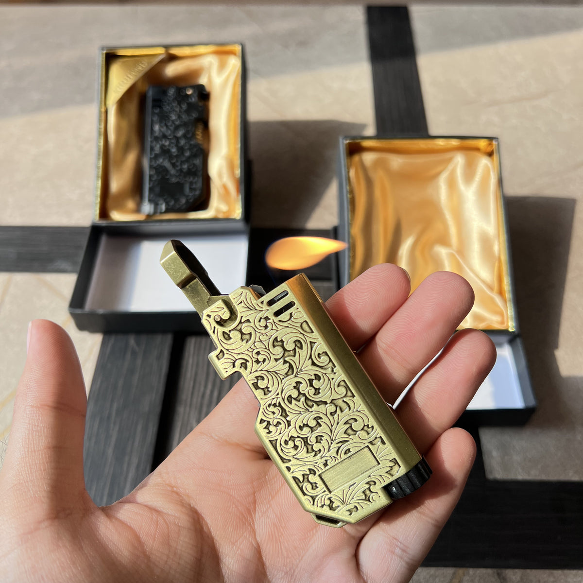 Vintage Floral Metal Soft Flame Butane Lighter