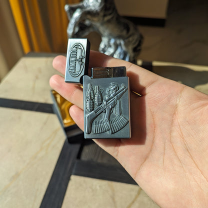 Embossed Rifle Military Flip Lighter with Convertible Flame